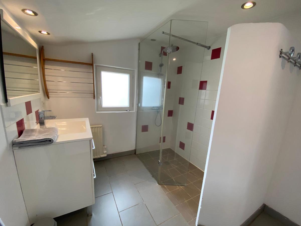 Petite Maison Dans La Prairie La Pellerine  Exteriör bild